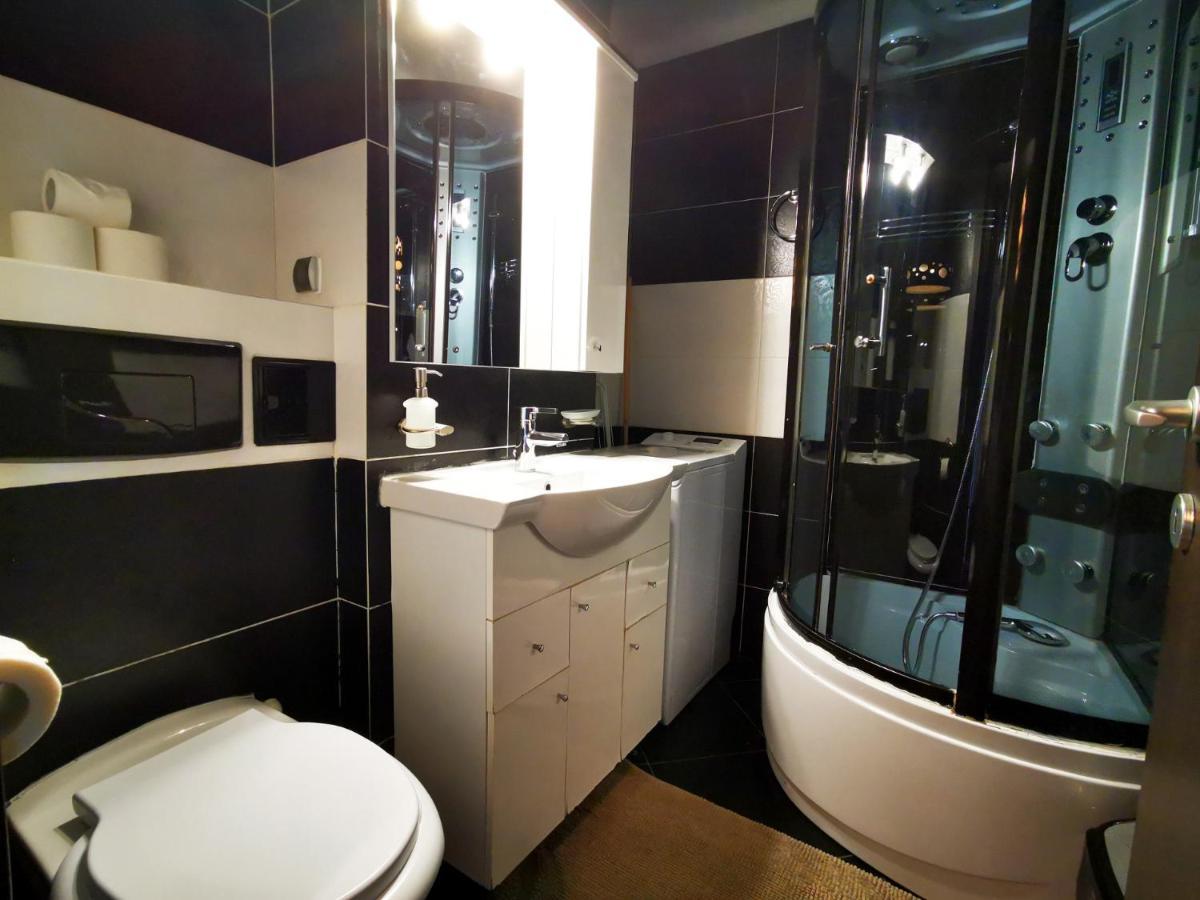 Studio G By Mrg Apartments Бухарест Екстер'єр фото